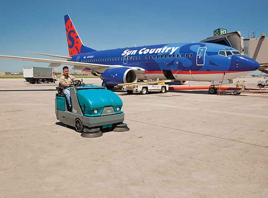 S20 Barredora compacta de conductor sentado alt 6